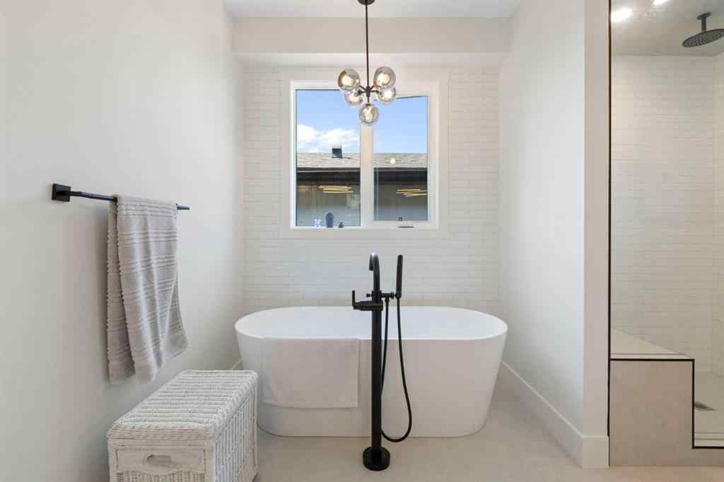MLS® A2251276 - 2006 41 Avenue SW in Altadore Calgary, Residential