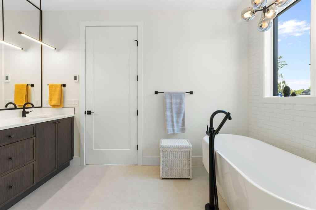 MLS® A2251276 - 2006 41 Avenue SW in Altadore Calgary, Residential