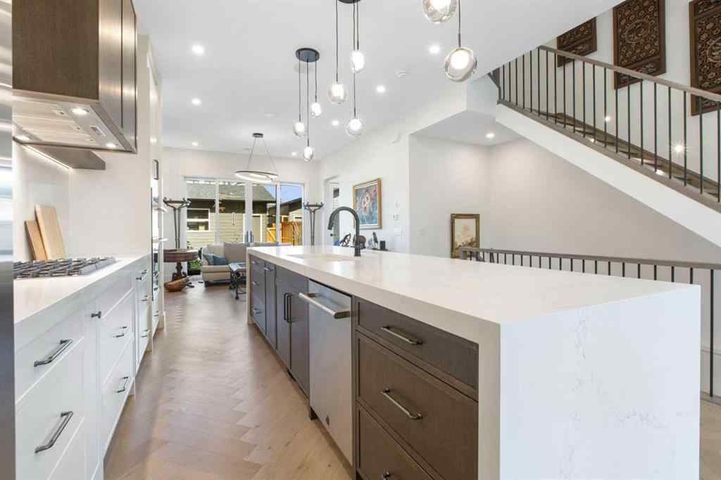 MLS® A2251276 - 2006 41 Avenue SW in Altadore Calgary, Residential