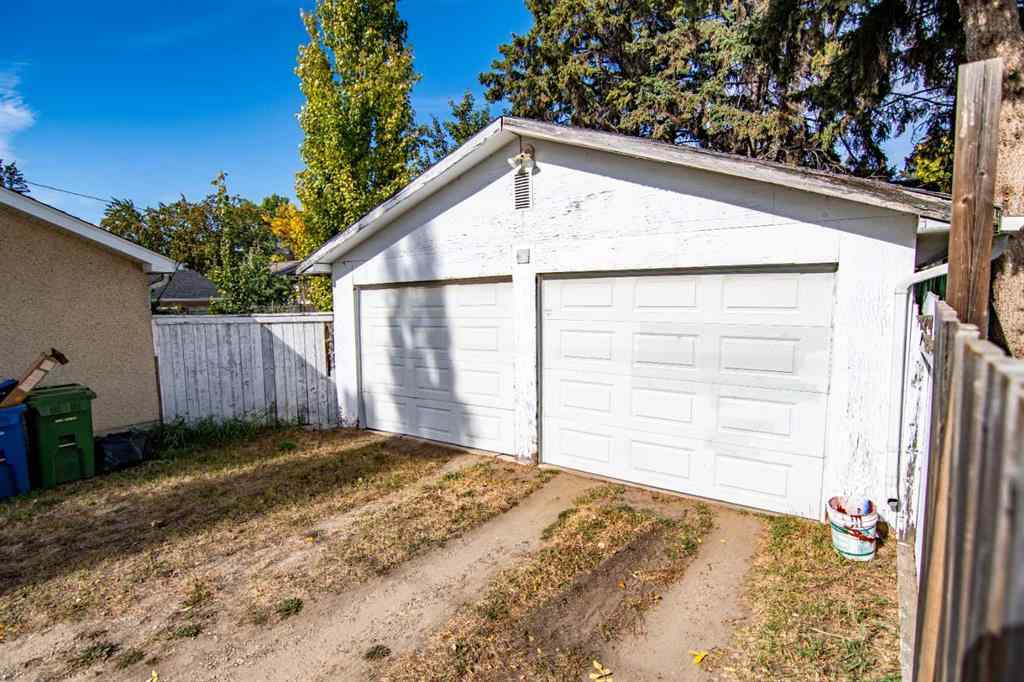MLS® A2251283 - 3721 46 Street  in Eastview Red Deer, Residential