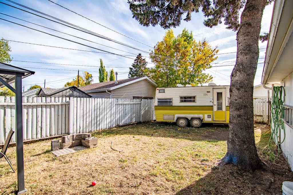 MLS® A2251283 - 3721 46 Street  in Eastview Red Deer, Residential