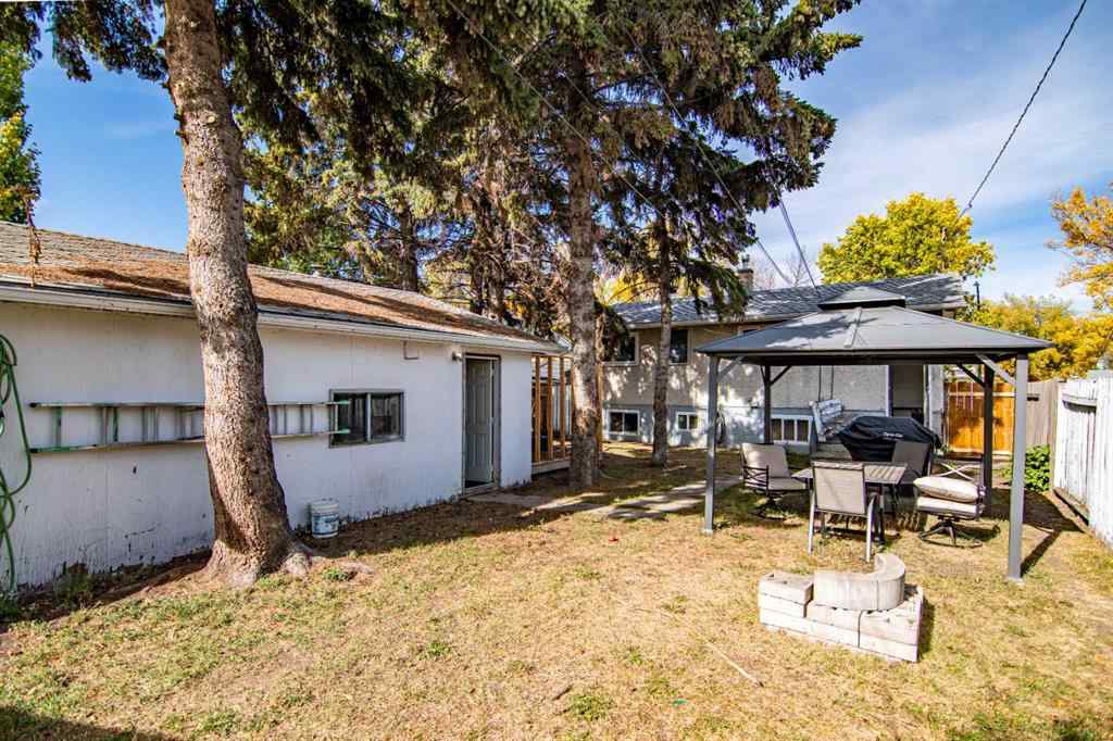 MLS® A2251283 - 3721 46 Street  in Eastview Red Deer, Residential