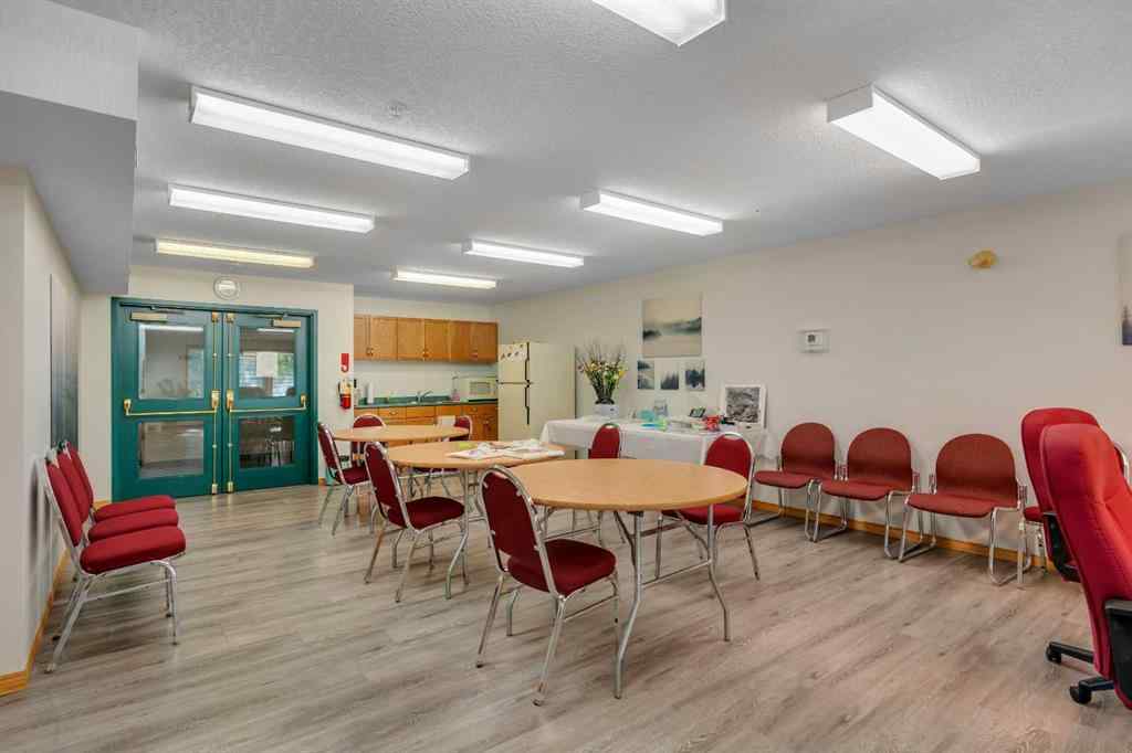 MLS® A2251307 - Unit #109 7239 Sierra Morena Boulevard SW in Signal Hill Calgary, Residential
