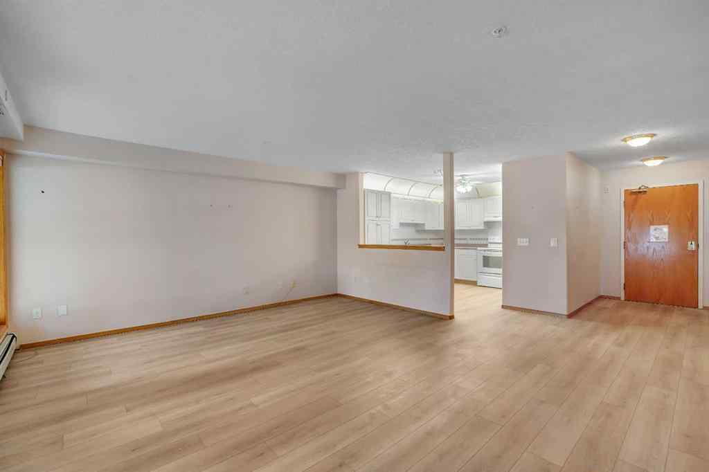 MLS® A2251307 - Unit #109 7239 Sierra Morena Boulevard SW in Signal Hill Calgary, Residential