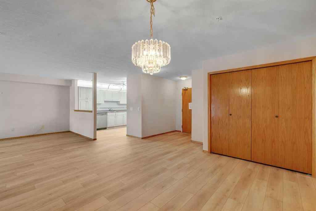 MLS® A2251307 - Unit #109 7239 Sierra Morena Boulevard SW in Signal Hill Calgary, Residential