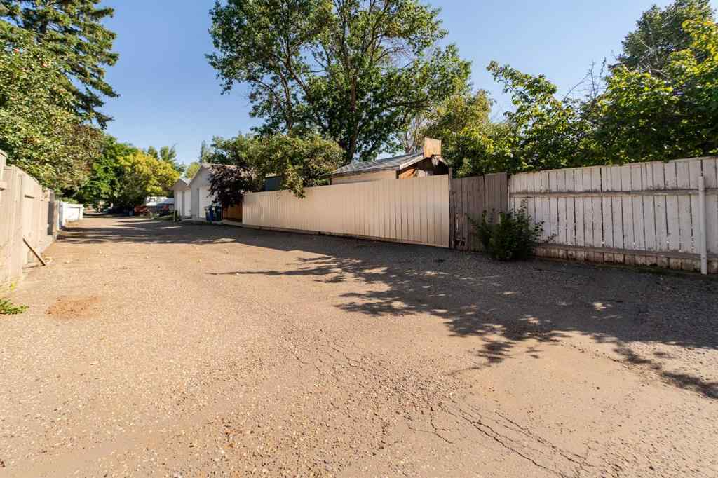 MLS® A2251311 - 1126 Great Lakes Road S in Lakeview Lethbridge, Residential