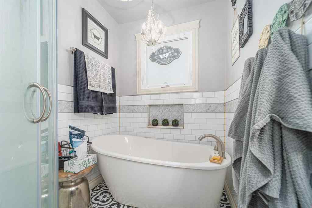 MLS® A2251311 - 1126 Great Lakes Road S in Lakeview Lethbridge, Residential