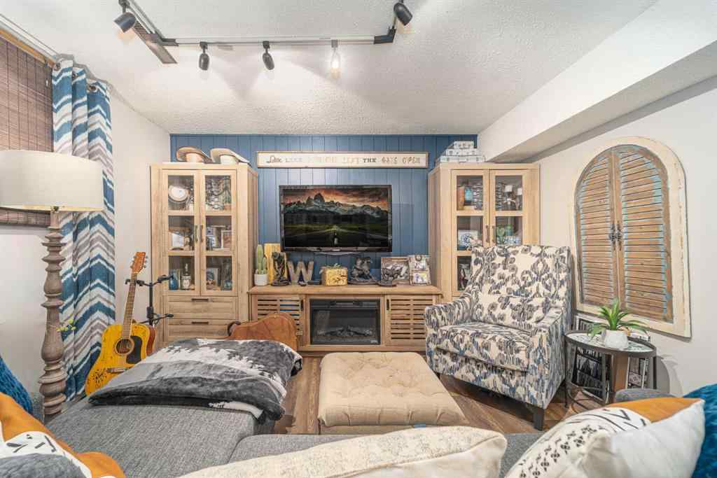 MLS® A2251311 - 1126 Great Lakes Road S in Lakeview Lethbridge, Residential