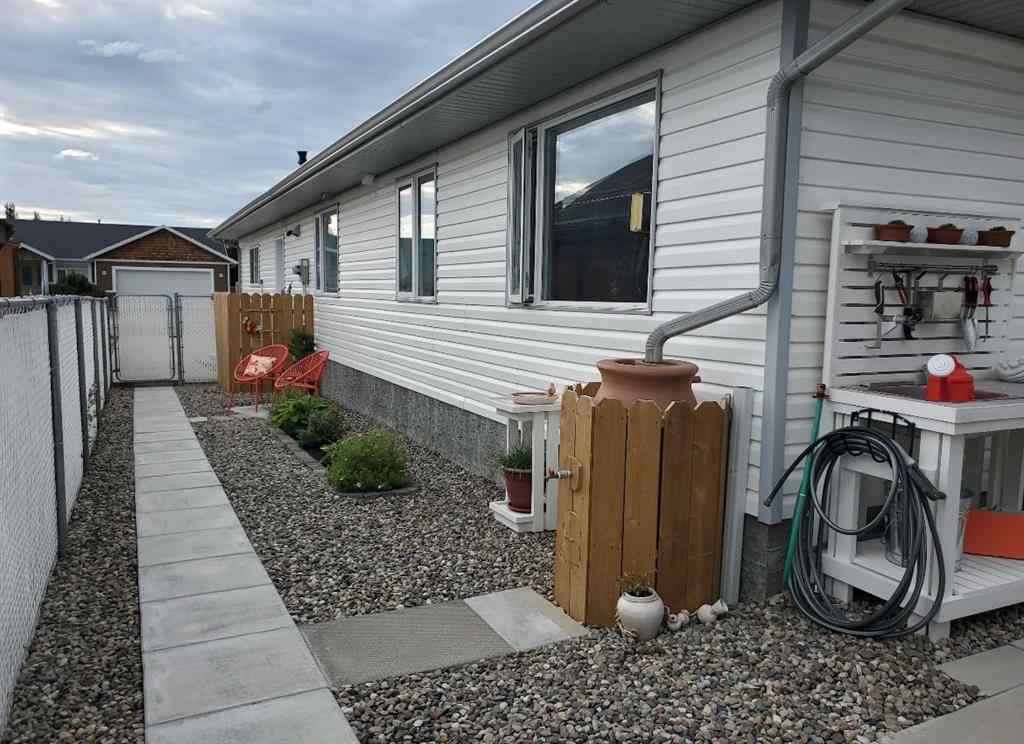 MLS® A2251314 - 785 6 Street W in NONE Cardston, Residential