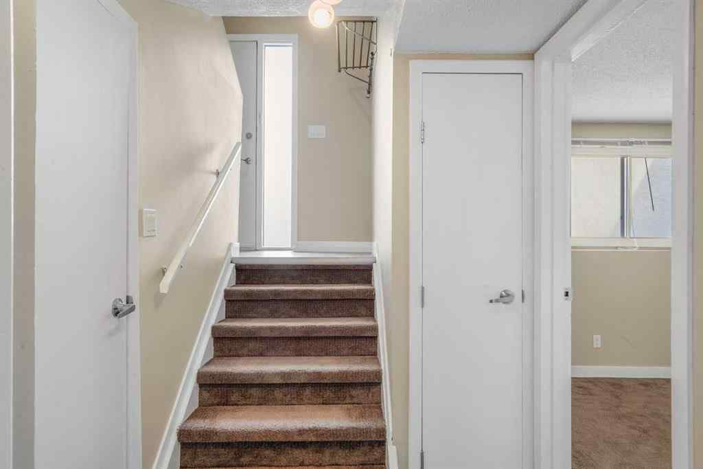 MLS® A2251319 - 1123 Mckinnon Drive NE in Mayland Heights Calgary, Commercial