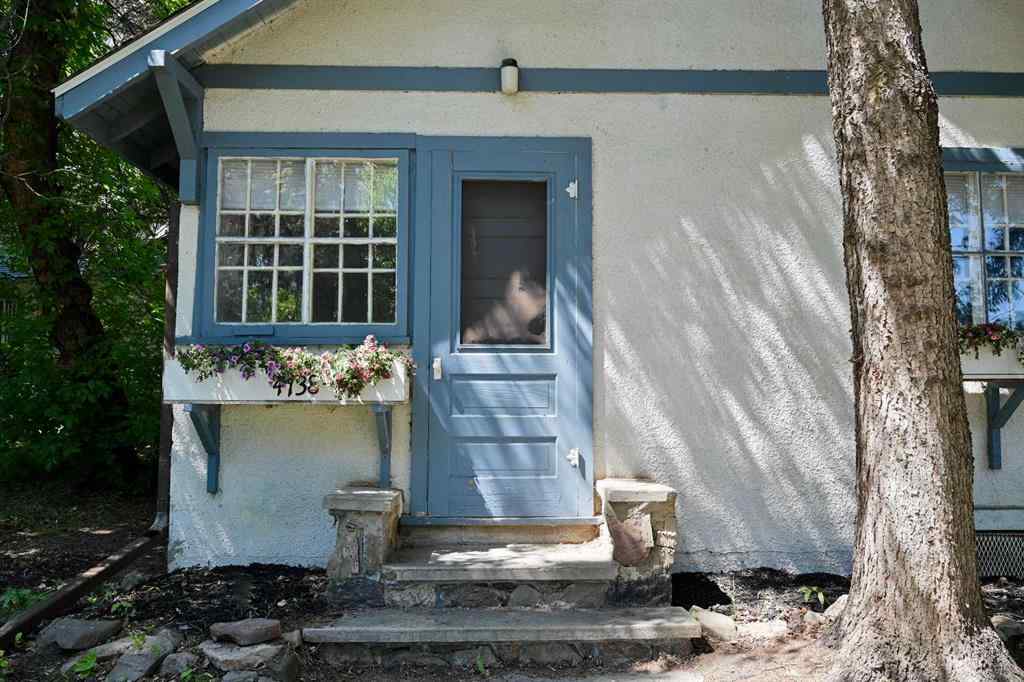 MLS® A2251325 - 4738 50 Street E in Downtown Sylvan Lake, Residential