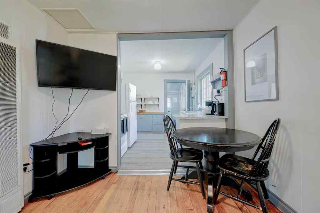 MLS® A2251325 - 4738 50 Street E in Downtown Sylvan Lake, Residential