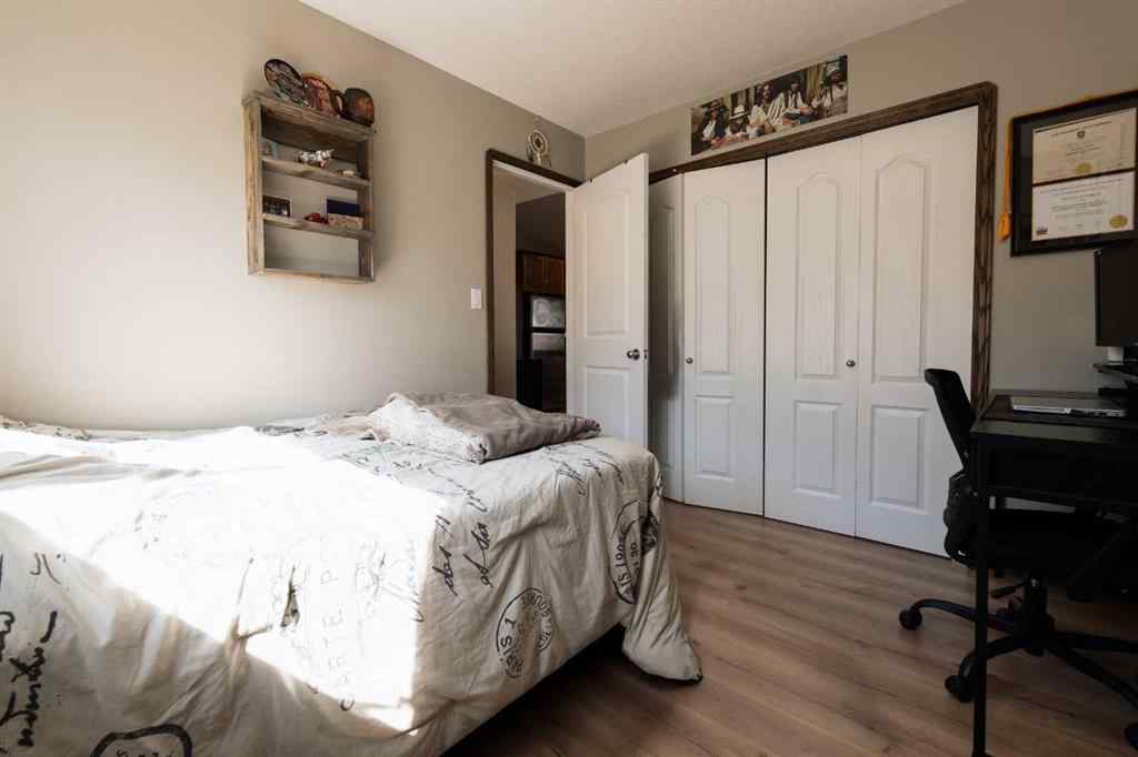 MLS® A2251339 - 36 Aberdeen Road W in West Highlands Lethbridge, Residential
