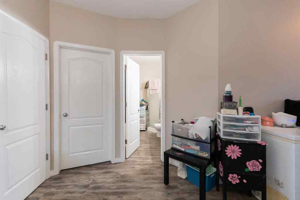 MLS® A2251339 - 36 Aberdeen Road W in West Highlands Lethbridge, Residential