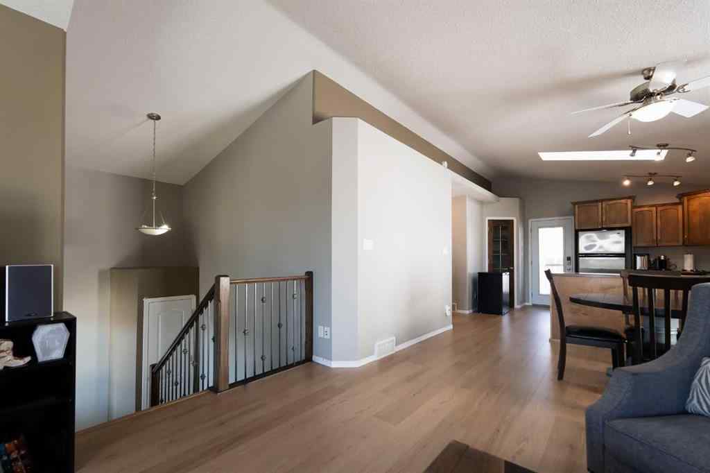 MLS® A2251339 - 36 Aberdeen Road W in West Highlands Lethbridge, Residential