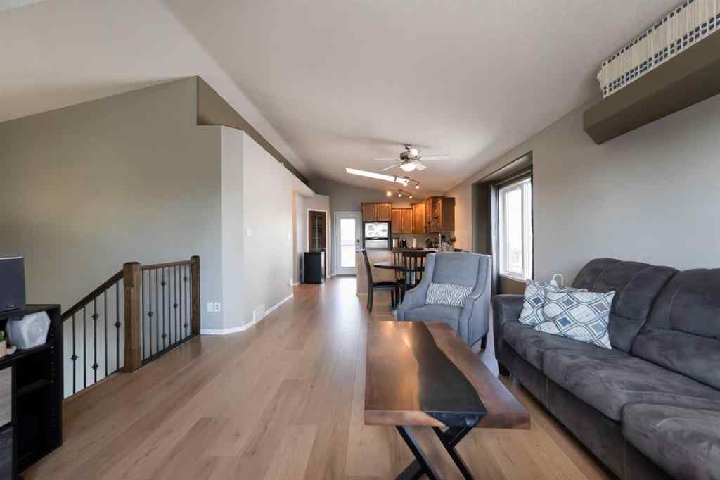 MLS® A2251339 - 36 Aberdeen Road W in West Highlands Lethbridge, Residential