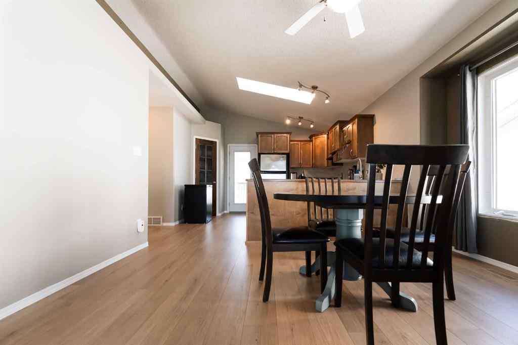 MLS® A2251339 - 36 Aberdeen Road W in West Highlands Lethbridge, Residential