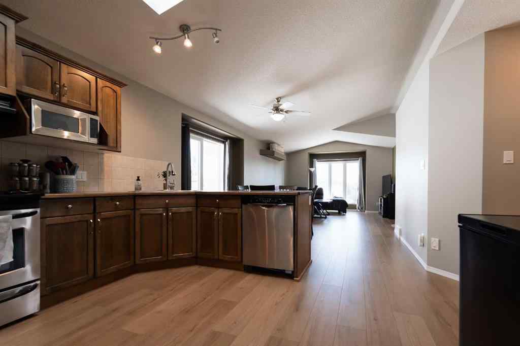 MLS® A2251339 - 36 Aberdeen Road W in West Highlands Lethbridge, Residential