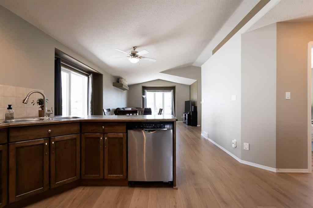 MLS® A2251339 - 36 Aberdeen Road W in West Highlands Lethbridge, Residential