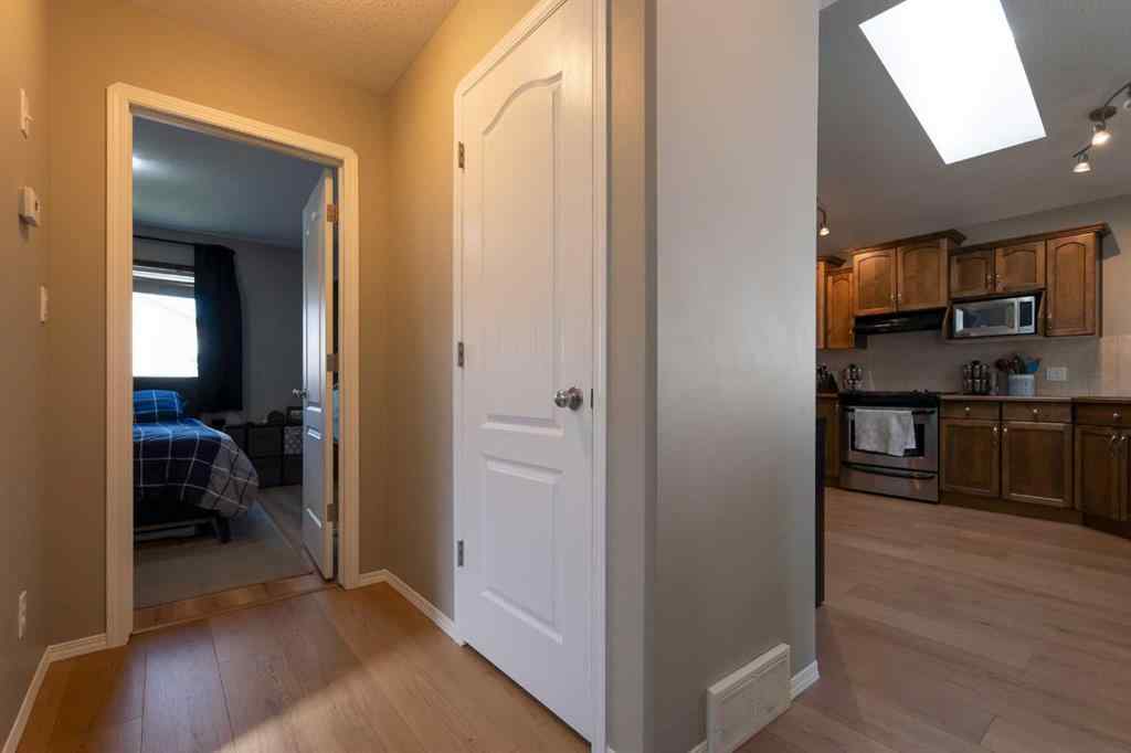 MLS® A2251339 - 36 Aberdeen Road W in West Highlands Lethbridge, Residential