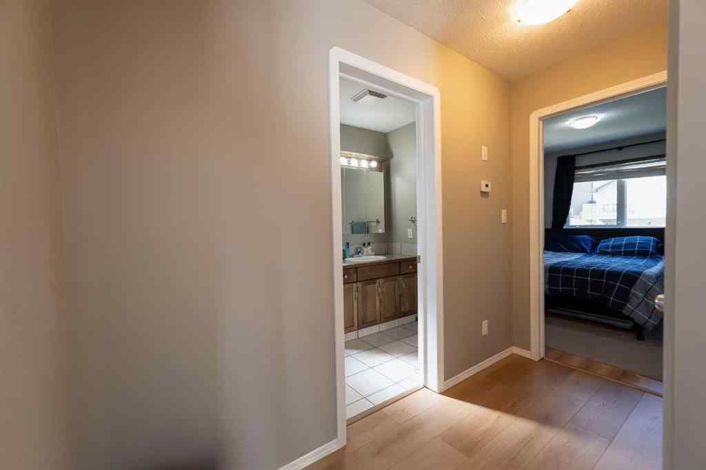 MLS® A2251339 - 36 Aberdeen Road W in West Highlands Lethbridge, Residential