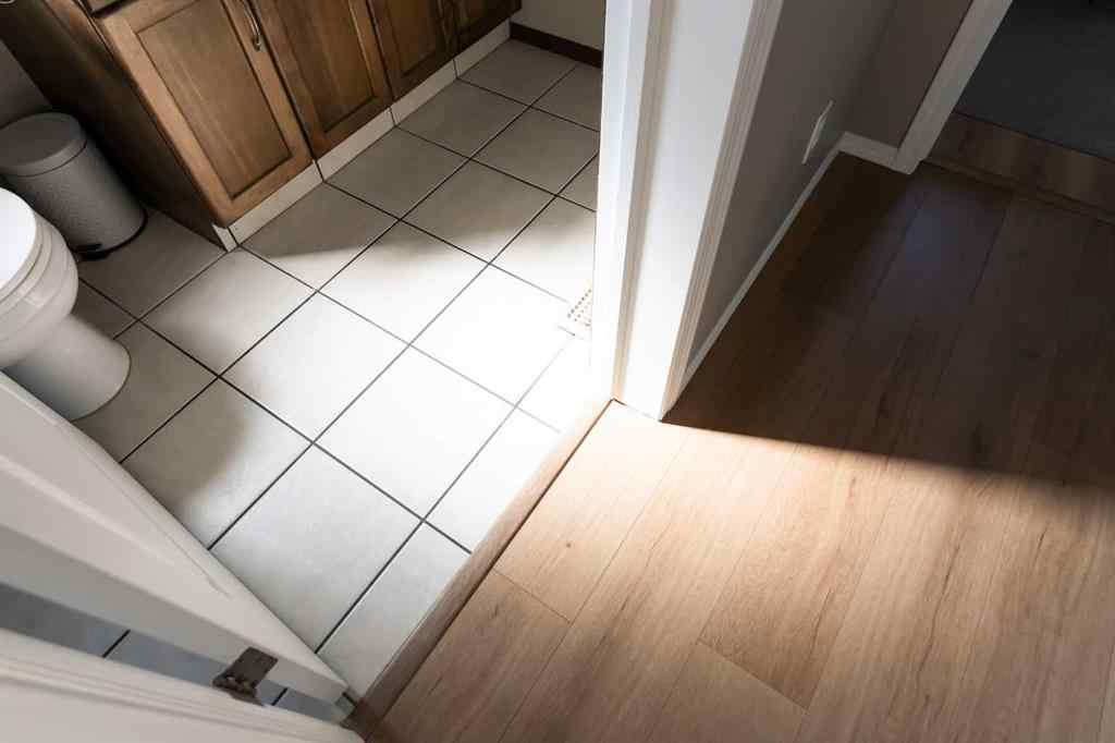MLS® A2251339 - 36 Aberdeen Road W in West Highlands Lethbridge, Residential
