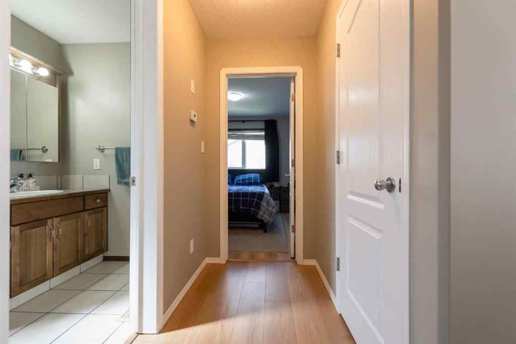 MLS® A2251339 - 36 Aberdeen Road W in West Highlands Lethbridge, Residential