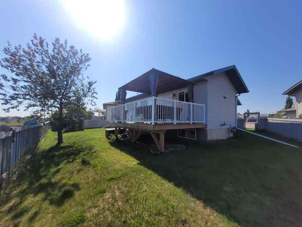MLS® A2251343 - 8801 125 Avenue  in Crystal Lake Estates Grande Prairie, Residential