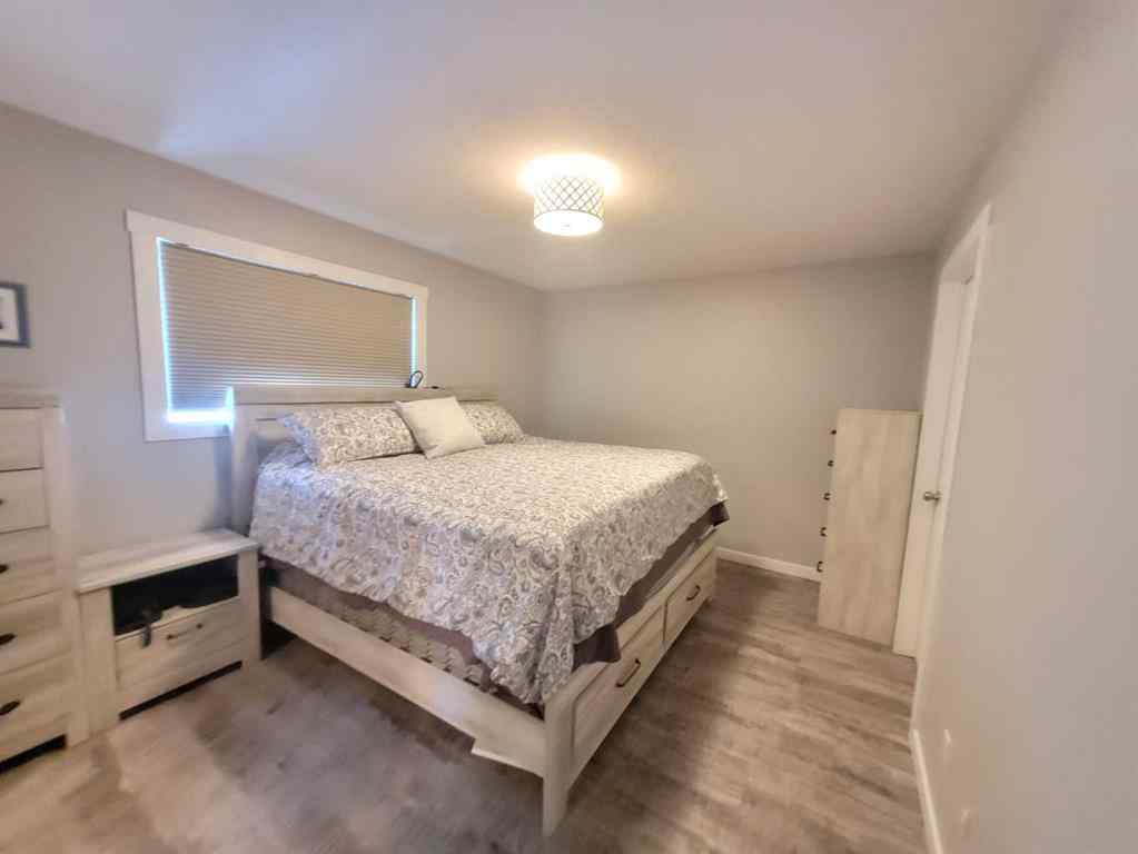 MLS® A2251343 - 8801 125 Avenue  in Crystal Lake Estates Grande Prairie, Residential