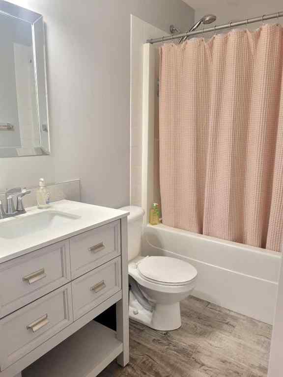 MLS® A2251343 - 8801 125 Avenue  in Crystal Lake Estates Grande Prairie, Residential