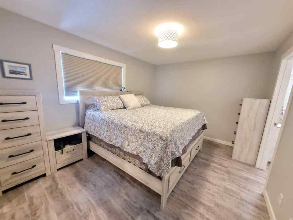 MLS® A2251343 - 8801 125 Avenue  in Crystal Lake Estates Grande Prairie, Residential