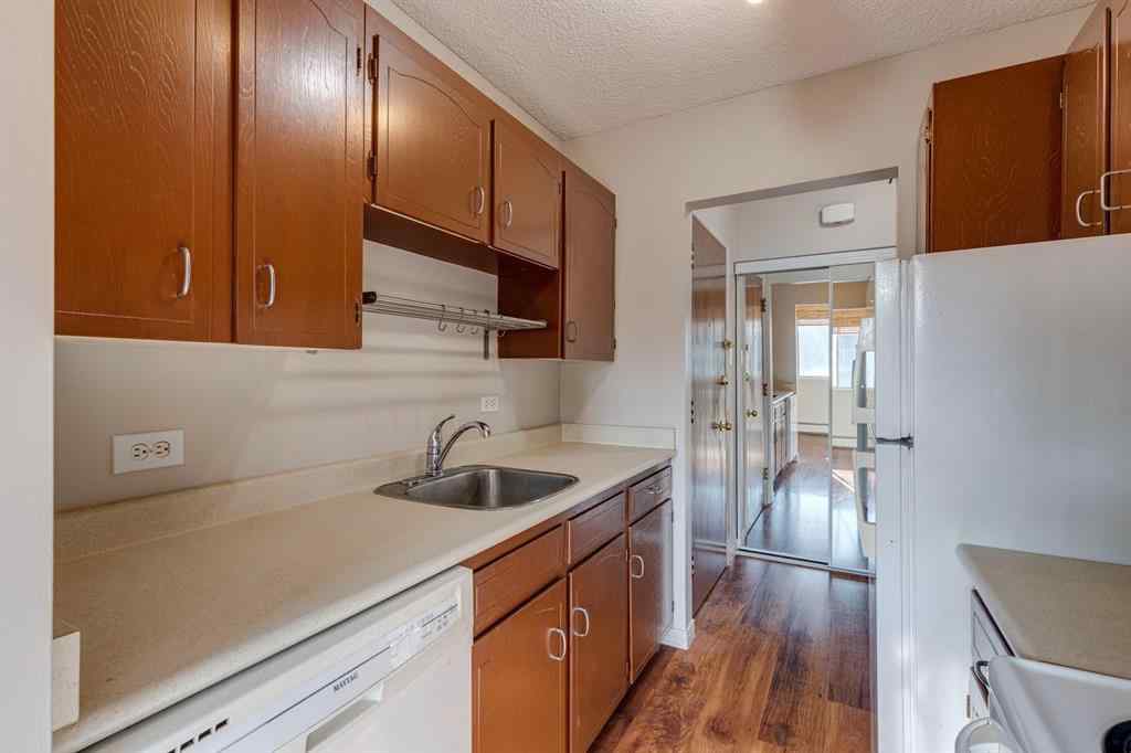 MLS® A2251344 - Unit #202 1502 21 Avenue SW in Bankview Calgary, Residential