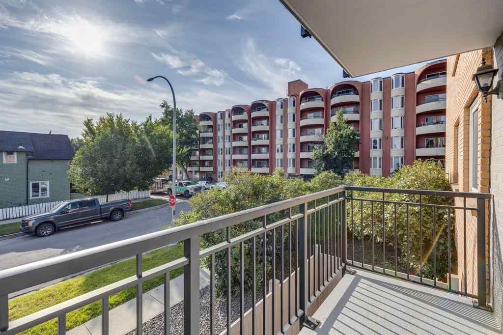MLS® A2251344 - Unit #202 1502 21 Avenue SW in Bankview Calgary, Residential