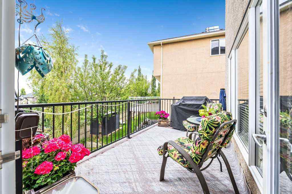 MLS® A2251350 - 20 Sherwood Rise NW in Sherwood Calgary, Residential