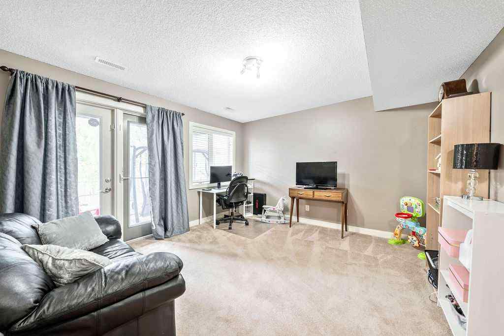 MLS® A2251350 - 20 Sherwood Rise NW in Sherwood Calgary, Residential