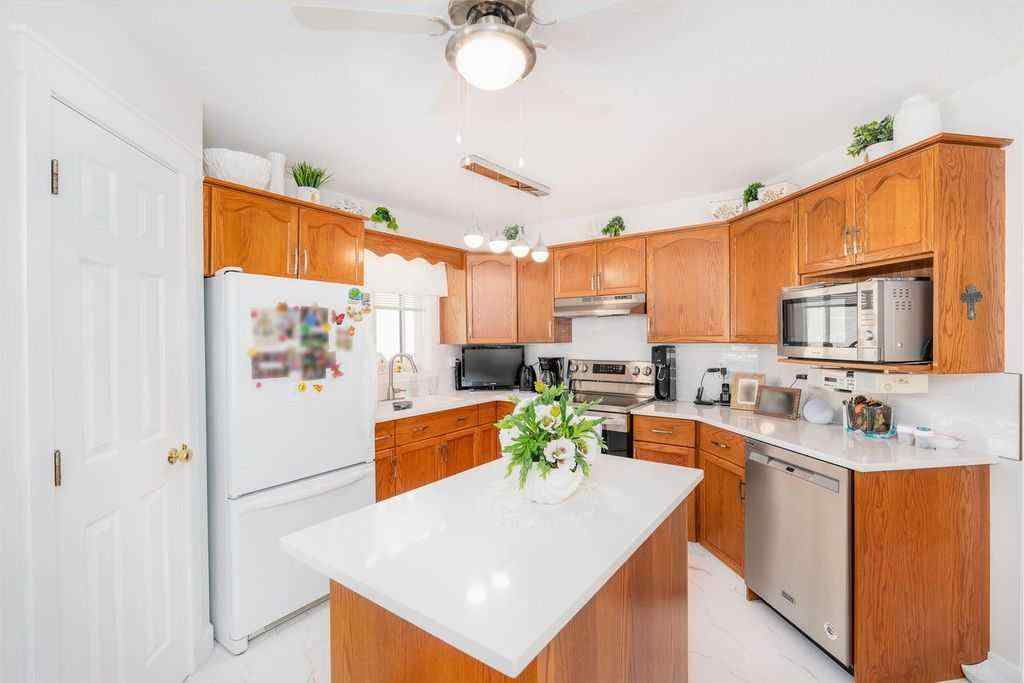 MLS® A2251353 - 5704 35 Avenue  in Enevold Camrose, Residential