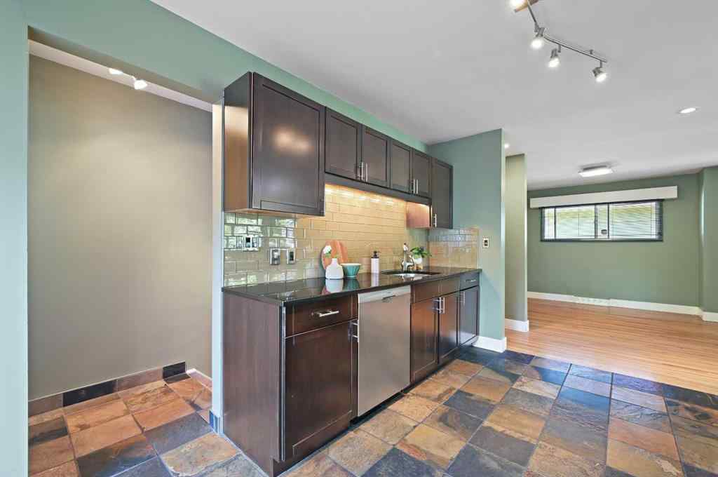 MLS® A2251354 - 4811 15 Street SW in Altadore Calgary, Residential