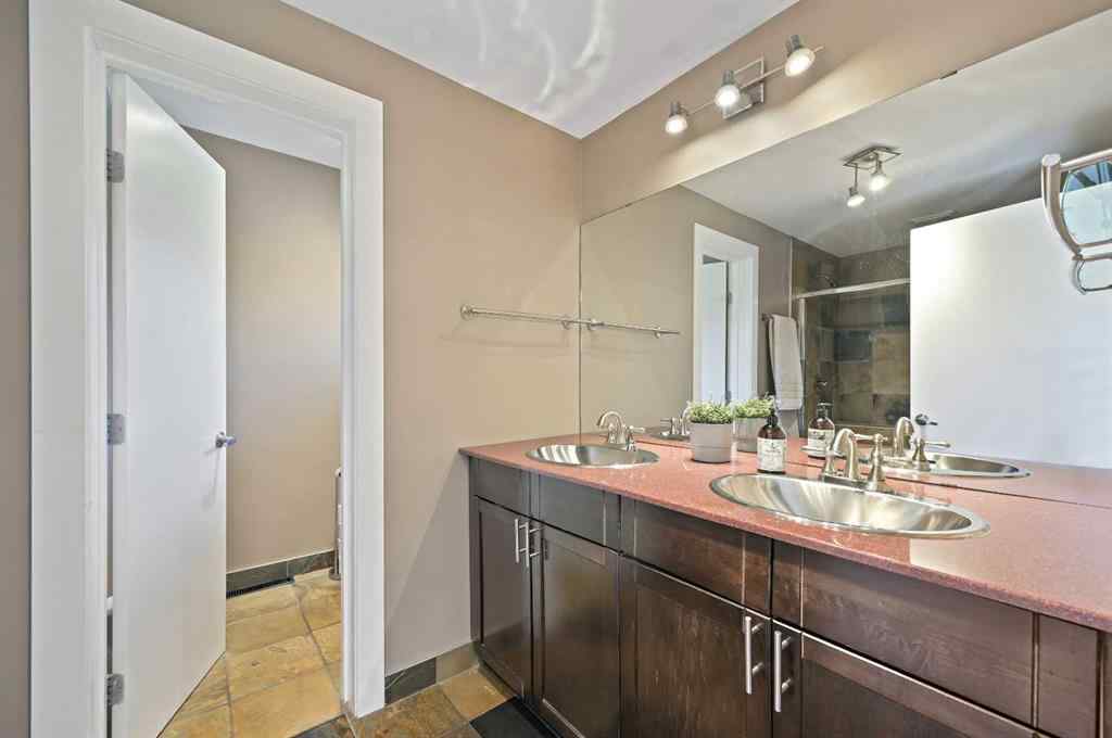 MLS® A2251354 - 4811 15 Street SW in Altadore Calgary, Residential