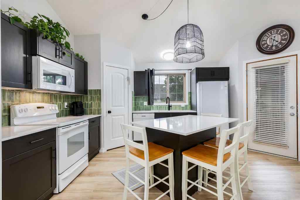MLS® A2251367 - Unit #201 11 Everridge Square SW in Evergreen Calgary, Residential