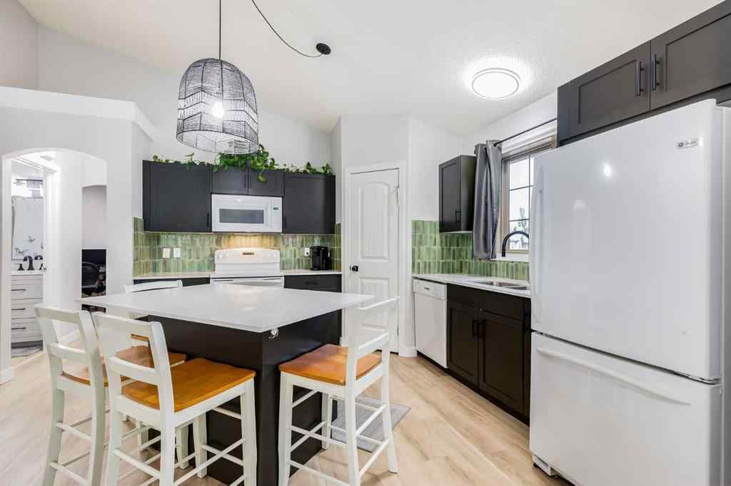 MLS® A2251367 - Unit #201 11 Everridge Square SW in Evergreen Calgary, Residential