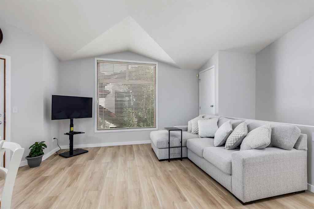 MLS® A2251367 - Unit #201 11 Everridge Square SW in Evergreen Calgary, Residential