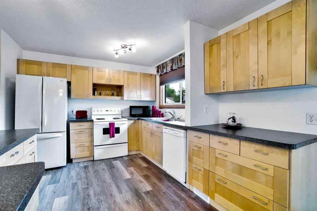 MLS® A2251372 - 16 Rundleson Way NE in Rundle Calgary, Residential