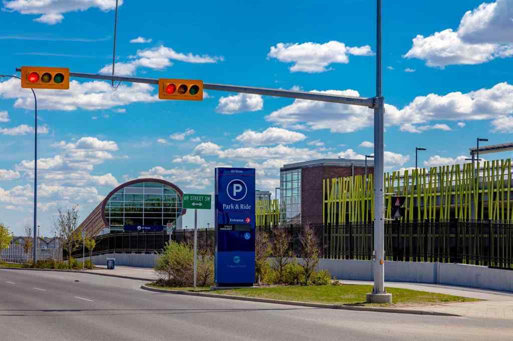 MLS® A2251374 - Unit #7 29 Springborough Boulevard SW in Springbank Hill Calgary, Residential