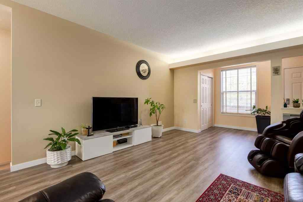 MLS® A2251374 - Unit #7 29 Springborough Boulevard SW in Springbank Hill Calgary, Residential
