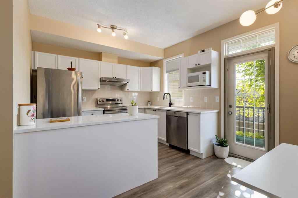 MLS® A2251374 - Unit #7 29 Springborough Boulevard SW in Springbank Hill Calgary, Residential
