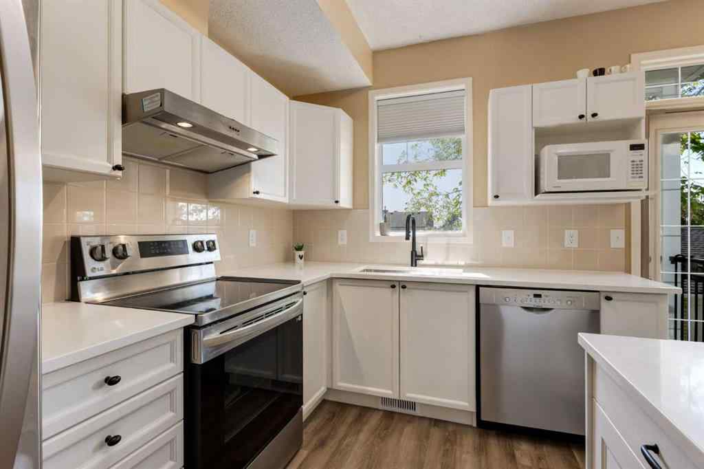 MLS® A2251374 - Unit #7 29 Springborough Boulevard SW in Springbank Hill Calgary, Residential
