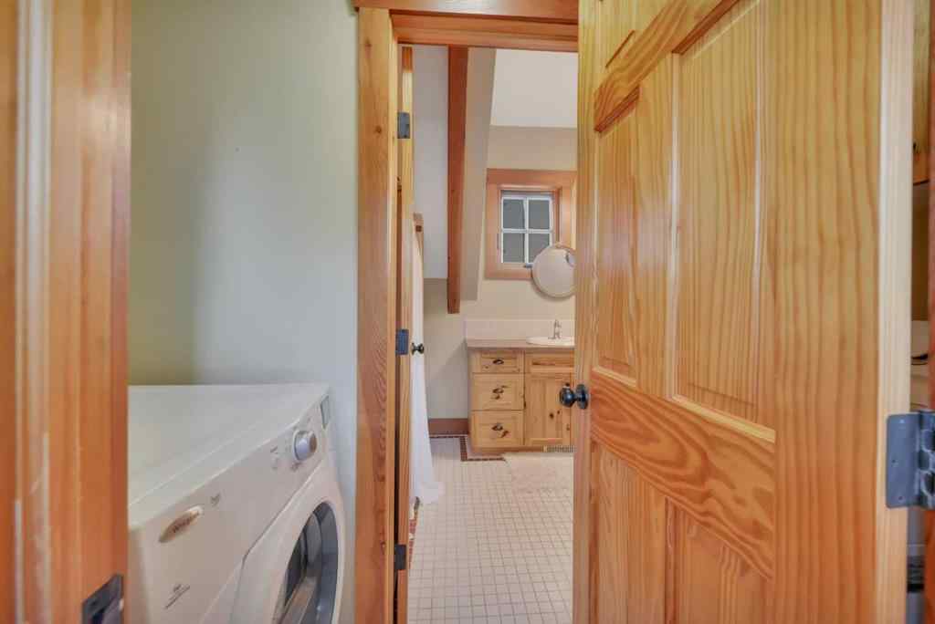 MLS® A2251376 - 460 Summer Crescent  in Meridian Beach Rural Ponoka County, Residential