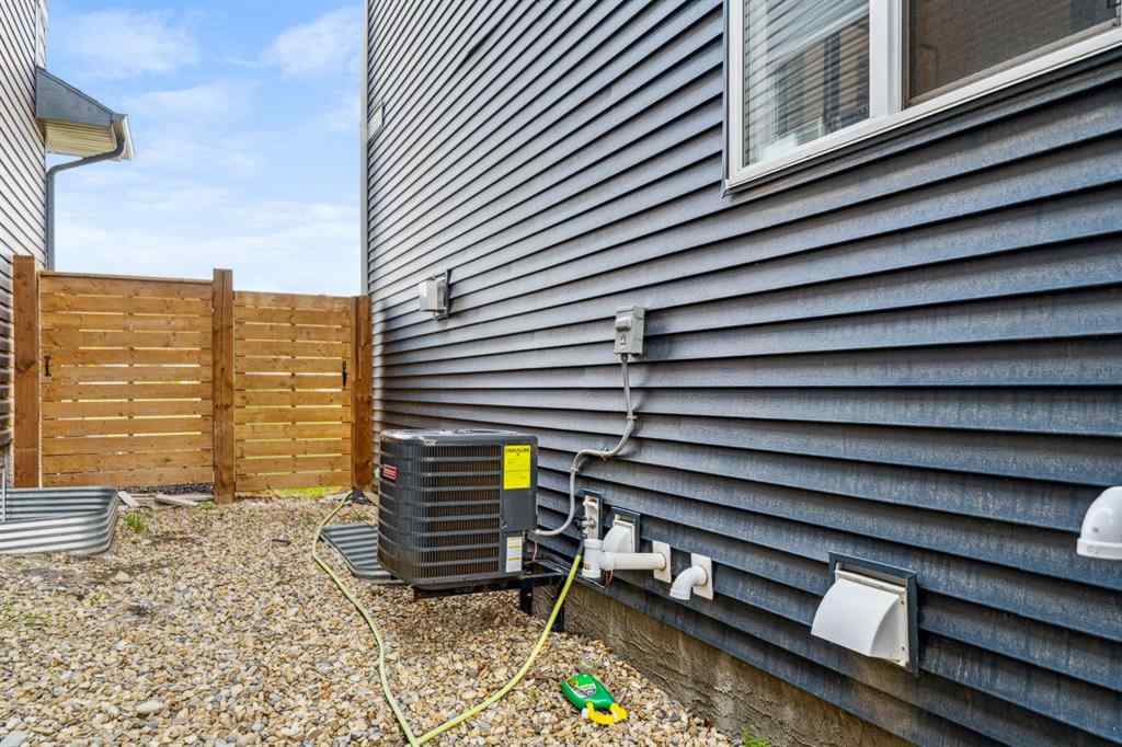 MLS® A2251379 - 428 Chinook Gate Square  in Chinook Gate Airdrie, Residential
