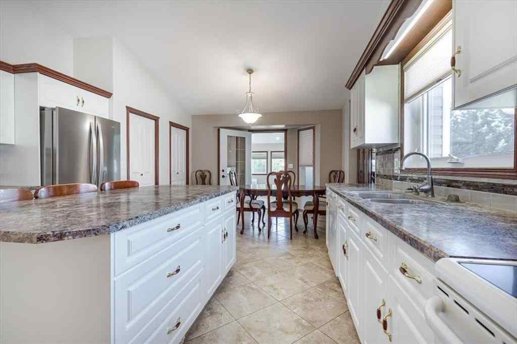 MLS® A2251384 - 6401 55 Avenue  in Lucas Heights Ponoka, Residential