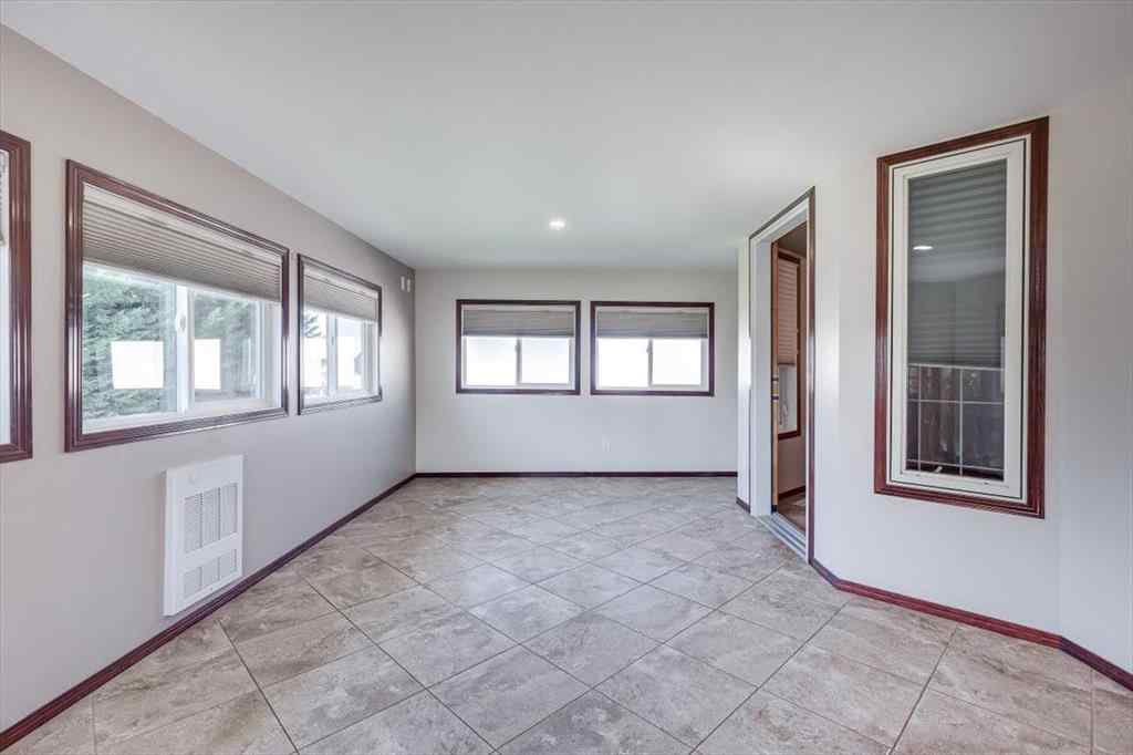 MLS® A2251384 - 6401 55 Avenue  in Lucas Heights Ponoka, Residential